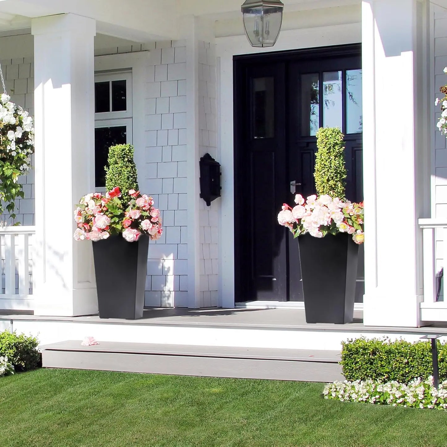 Durable Plastic Planter Pots for Indoor and Outdoor Use